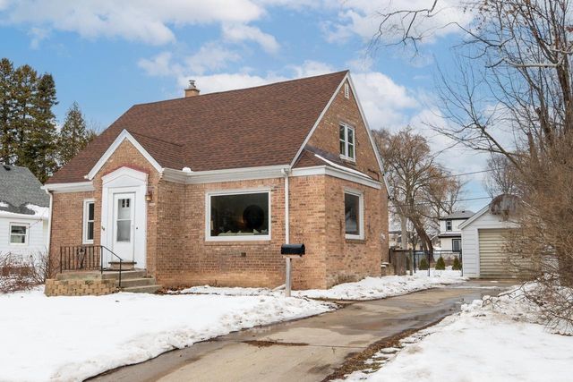 1630 W Lawn AVENUE, Milwaukee, WI 53209
