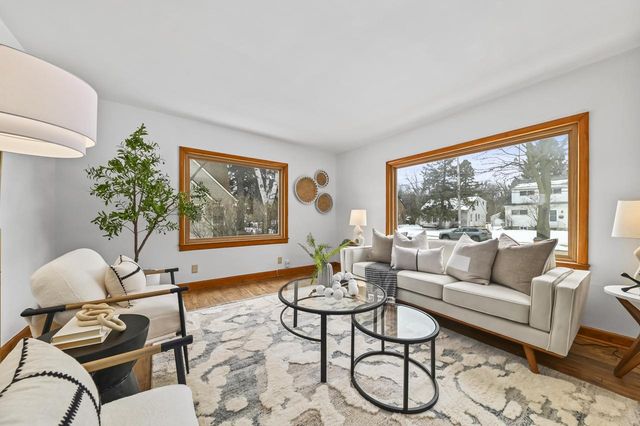 1630 W Lawn AVENUE, Milwaukee, WI 53209