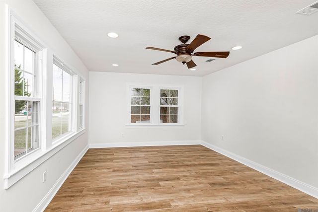 232 North St, Denham Springs, LA 70726
