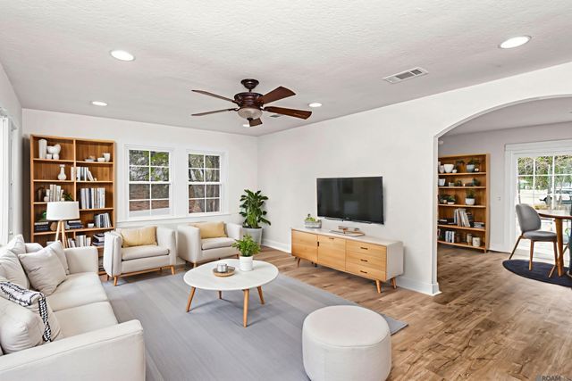 232 North St, Denham Springs, LA 70726