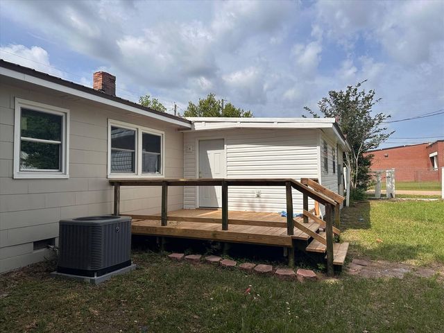 4274 2 Avenue, Marianna, FL 32446