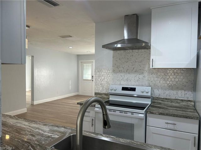 1428 20th AVE, Cape Coral, FL 33990