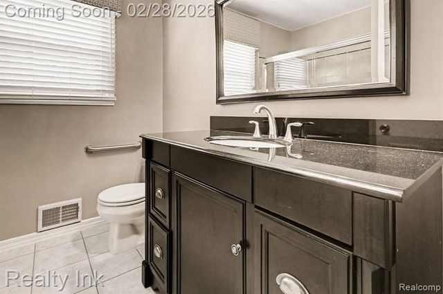 1636 Kilburn Road, Rochester Hills, MI 48306