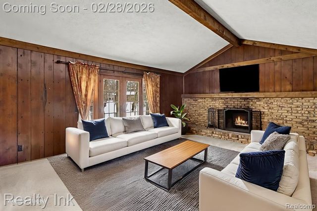 1636 Kilburn Road, Rochester Hills, MI 48306