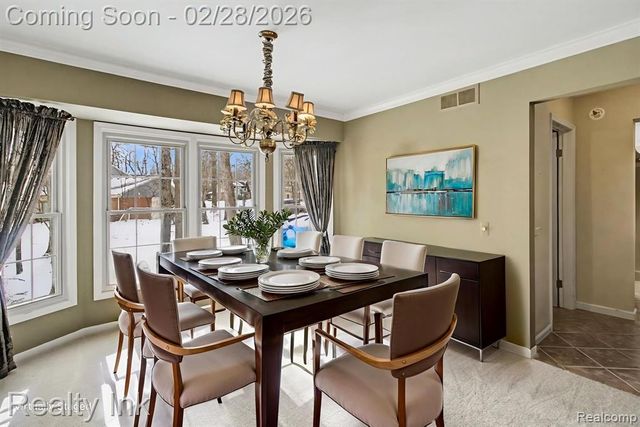 1636 Kilburn Road, Rochester Hills, MI 48306