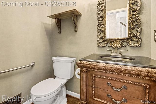 1636 Kilburn Road, Rochester Hills, MI 48306