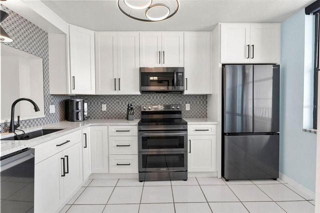 7300 SUN ISLAND DRIVE S 1104, South Pasadena, FL 33707