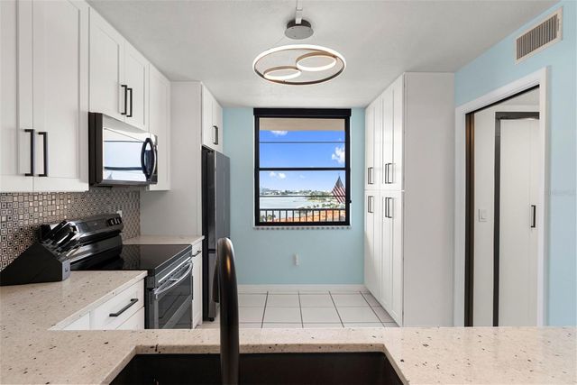 7300 SUN ISLAND DRIVE S 1104, South Pasadena, FL 33707