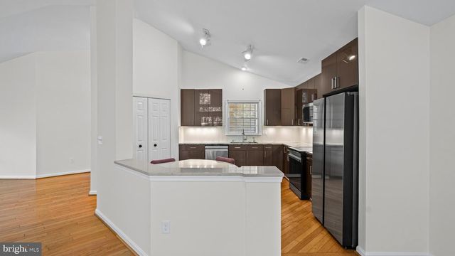 24 STAGS LEAP CT, Baltimore, MD 21208