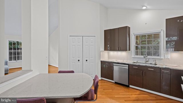 24 STAGS LEAP CT, Baltimore, MD 21208