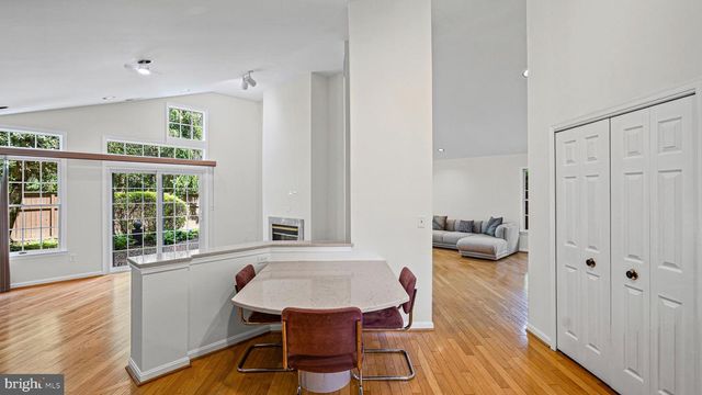 24 STAGS LEAP CT, Baltimore, MD 21208
