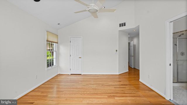 24 STAGS LEAP CT, Baltimore, MD 21208