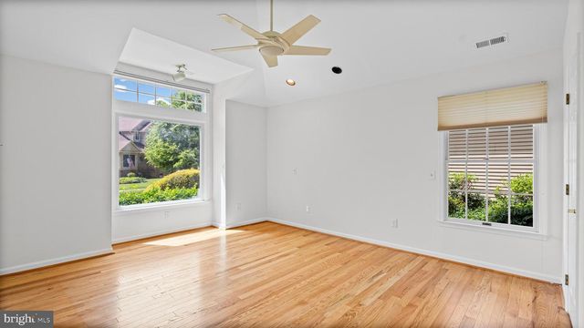 24 STAGS LEAP CT, Baltimore, MD 21208