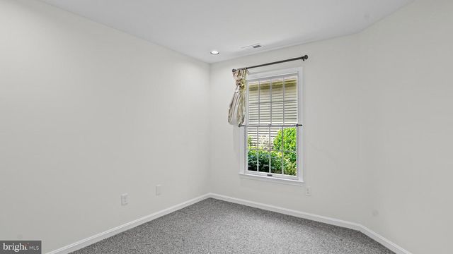 24 STAGS LEAP CT, Baltimore, MD 21208
