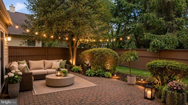 24 STAGS LEAP CT, Baltimore, MD 21208