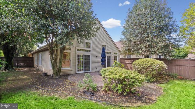 24 STAGS LEAP CT, Baltimore, MD 21208