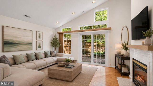 24 STAGS LEAP CT, Baltimore, MD 21208