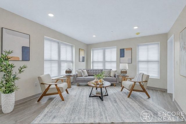 375 Cummins Hwy 201, Boston, MA 02131