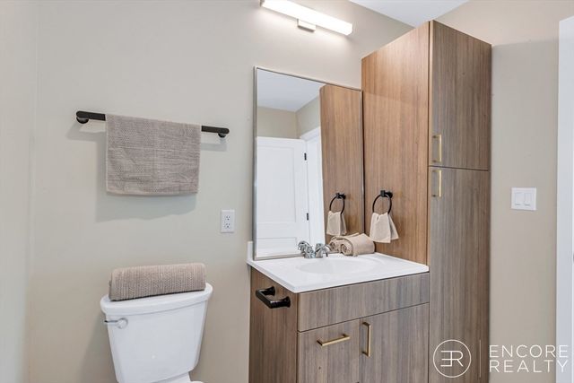 375 Cummins Hwy 201, Boston, MA 02131