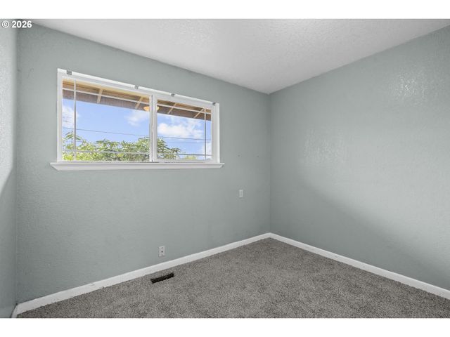 8775 FORT HILL Rd, Willamina, OR 97396