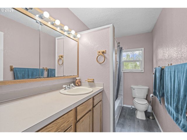 8775 FORT HILL Rd, Willamina, OR 97396
