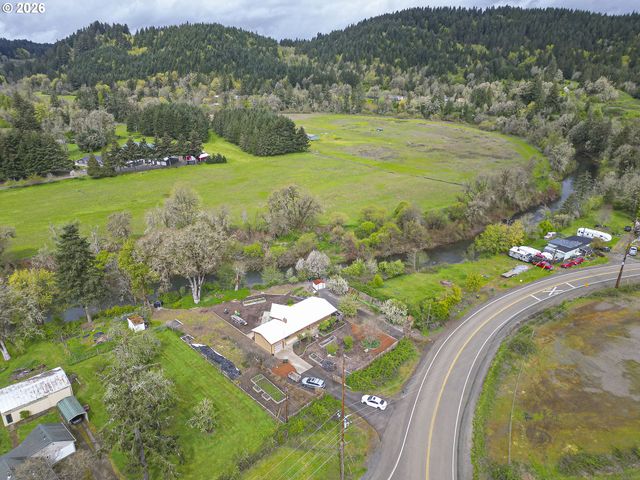 8775 FORT HILL Rd, Willamina, OR 97396