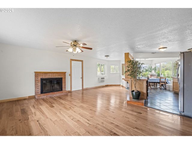 8775 FORT HILL Rd, Willamina, OR 97396
