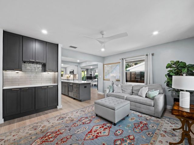 2421 PROSPECT STREET, Sarasota, FL 34239