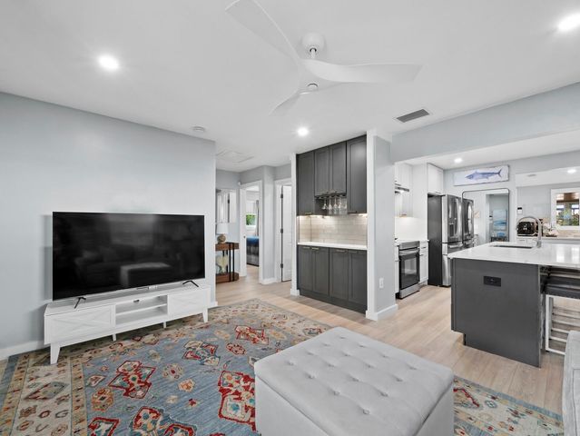 2421 PROSPECT STREET, Sarasota, FL 34239