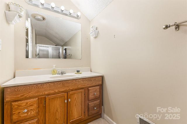 418 W 9th Street, Newton, NC 28658