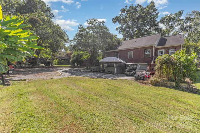 418 W 9th Street, Newton, NC 28658