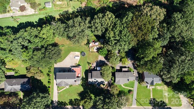 418 W 9th Street, Newton, NC 28658