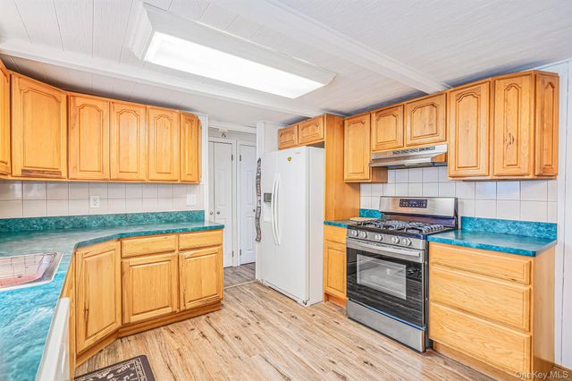 44 Buckskin Lane, Selden, NY 11784