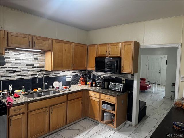 1308 W Genesee Avenue, Saginaw, MI 48602
