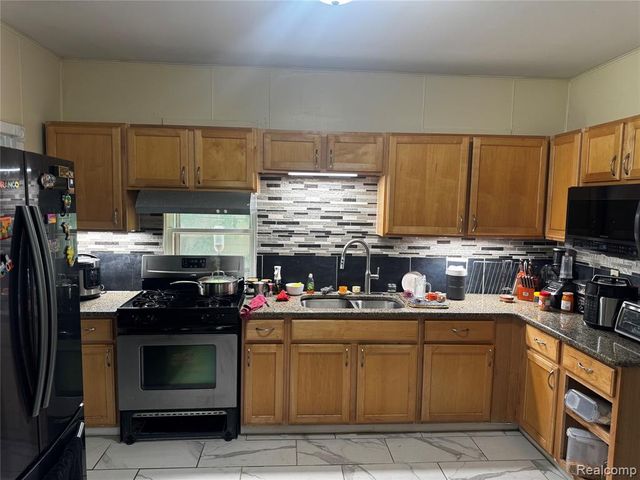 1308 W Genesee Avenue, Saginaw, MI 48602