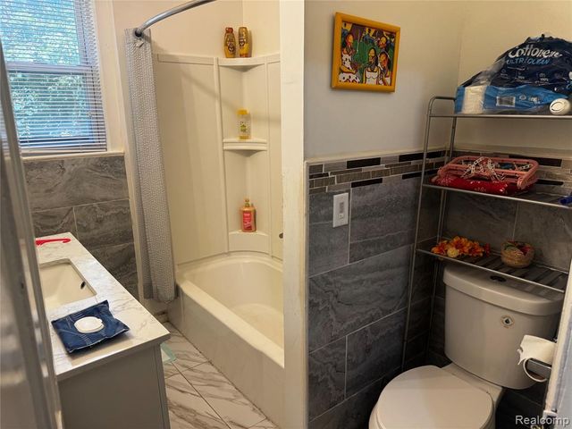 1308 W Genesee Avenue, Saginaw, MI 48602