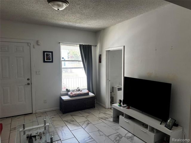 1308 W Genesee Avenue, Saginaw, MI 48602