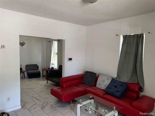 1308 W Genesee Avenue, Saginaw, MI 48602