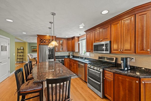 3 Curve Street, Middleton, MA 01949