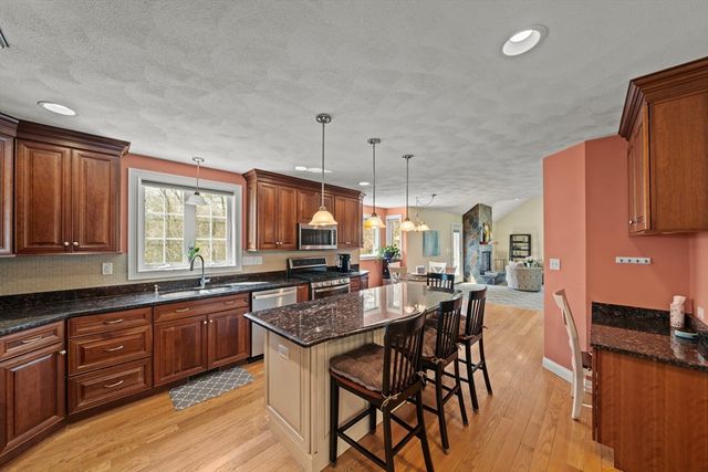 3 Curve Street, Middleton, MA 01949
