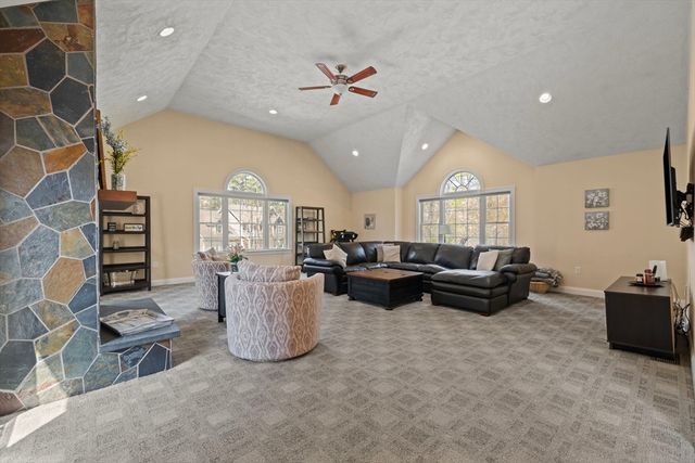 3 Curve Street, Middleton, MA 01949