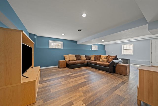 3 Curve Street, Middleton, MA 01949