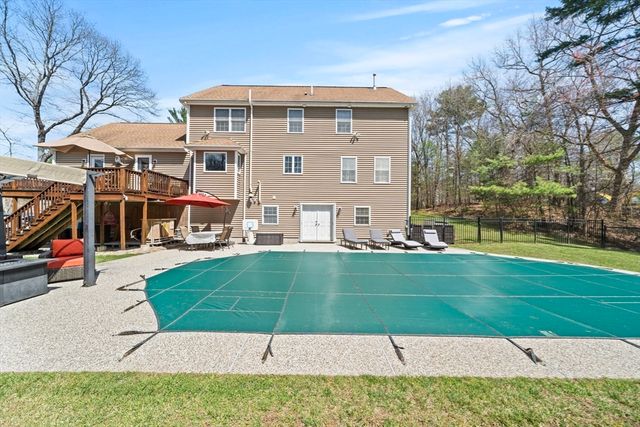 3 Curve Street, Middleton, MA 01949