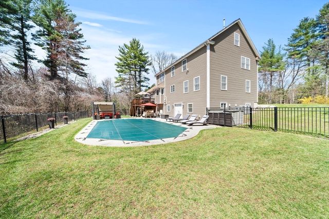3 Curve Street, Middleton, MA 01949