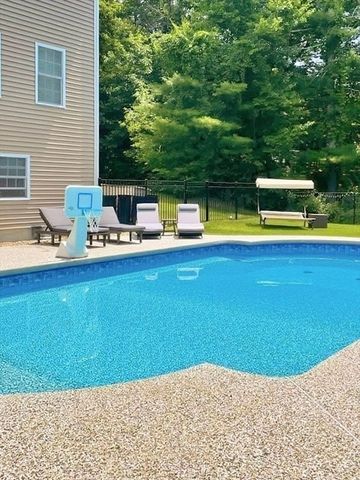 3 Curve Street, Middleton, MA 01949