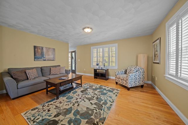 3 Curve Street, Middleton, MA 01949