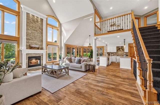 9082 Winding Creek Lane, Clarence, NY 14032
