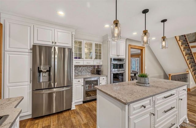 9082 Winding Creek Lane, Clarence, NY 14032