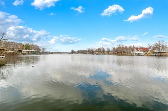 226 Lake Viking Terrace, Gallatin, MO 64640