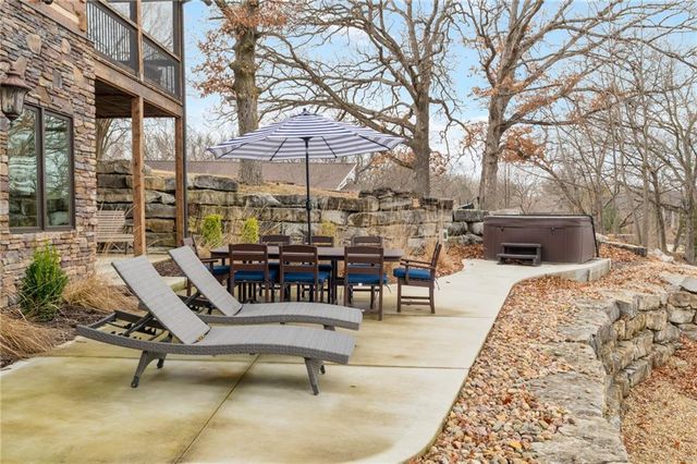 226 Lake Viking Terrace, Gallatin, MO 64640